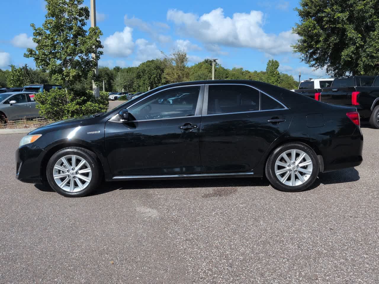 Used 2013 Toyota Camry XLE FWD image 3
