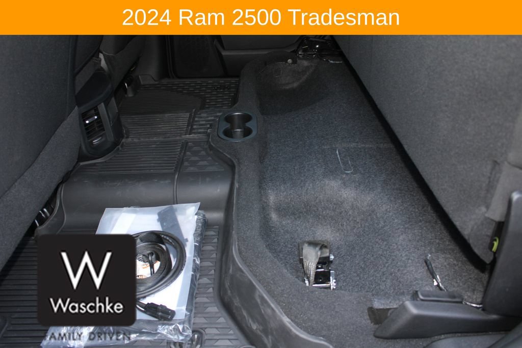 Used 2024 RAM 2500 Tradesman w/ Chrome Appearance Group AWD/4WD image 19