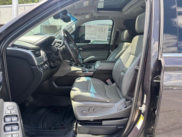 Used 2018 Chevrolet Suburban LT AWD/4WD image 12