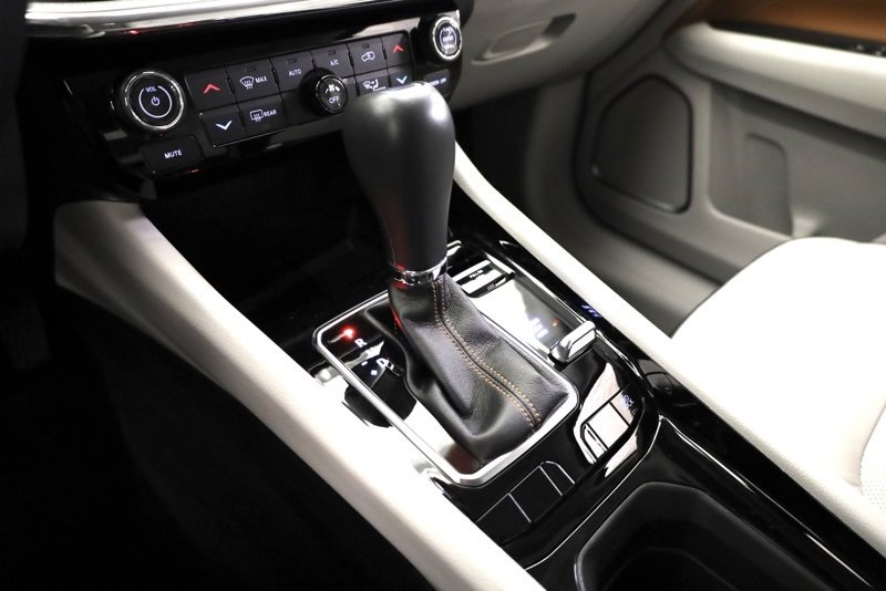 Used 2022 Jeep Compass Limited image 23