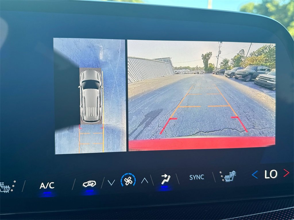 Used 2024 Chevrolet Traverse Z71 w/ LPO, Floor Liner Package image 28