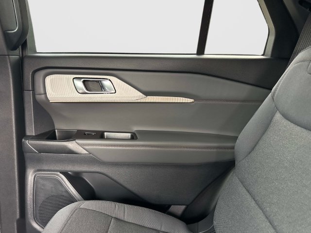 New 2027 Ford Explorer Active RWD image 16