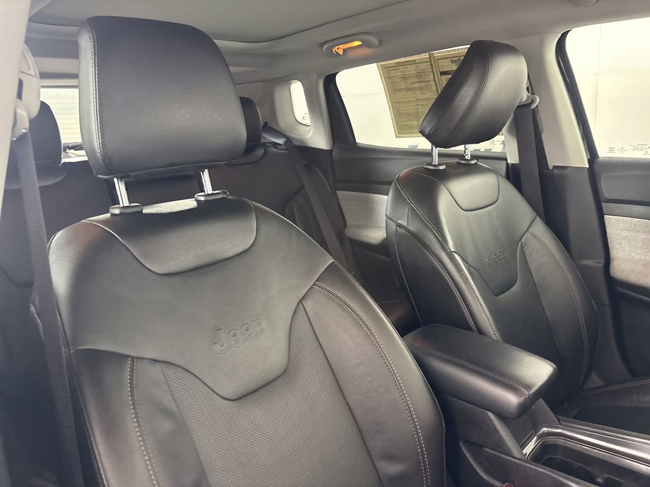 Used 2022 Jeep Compass Latitude w/ Sun and Sound Group AWD/4WD image 26
