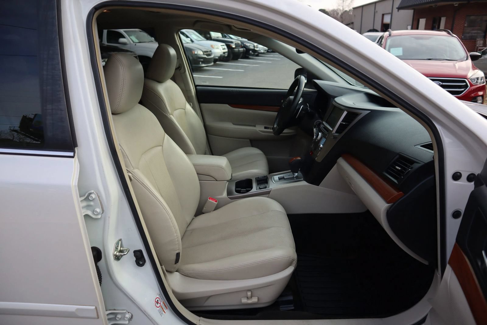 Used 2014 Subaru Outback 2.5i Limited AWD/4WD image 16