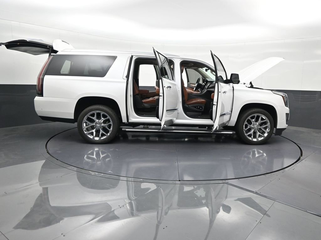 Used 2020 Cadillac Escalade ESV Premium Luxury RWD image 33