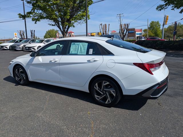 Certified 2025 Hyundai Elantra Limited FWD image 6