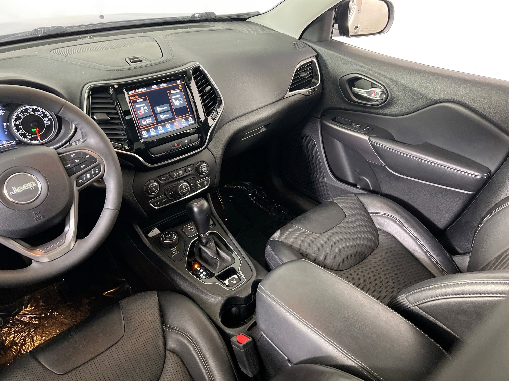 Used 2022 Jeep Cherokee Limited image 23