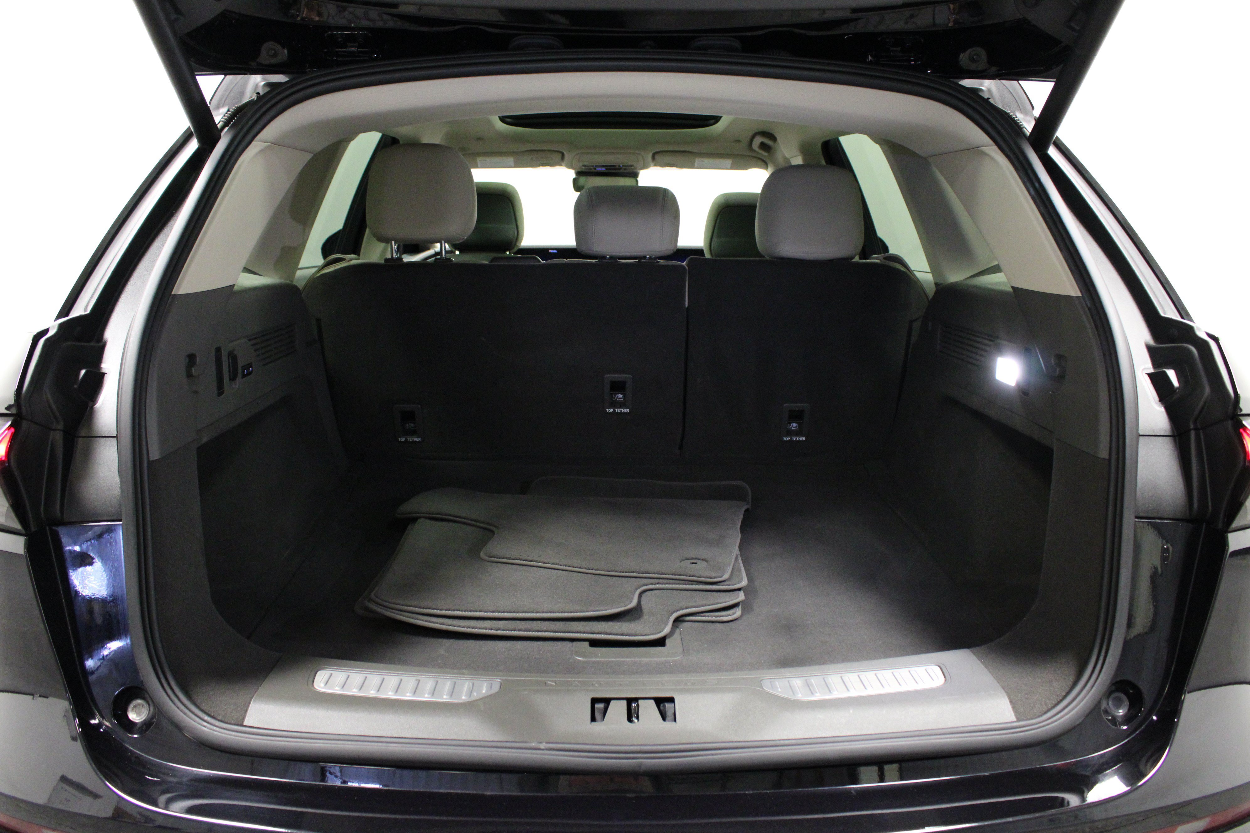 Used 2025 Lincoln Nautilus Reserve w/ Jet Appearance Package AWD/4WD image 14