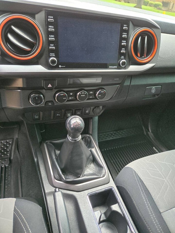 Used 2021 Toyota Tacoma TRD Off-Road w/ Technology Package AWD/4WD image 22