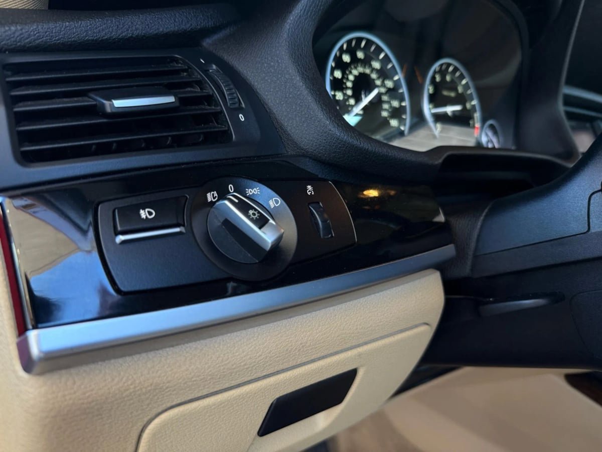 Used 2016 BMW X3 xDrive28i AWD/4WD image 39