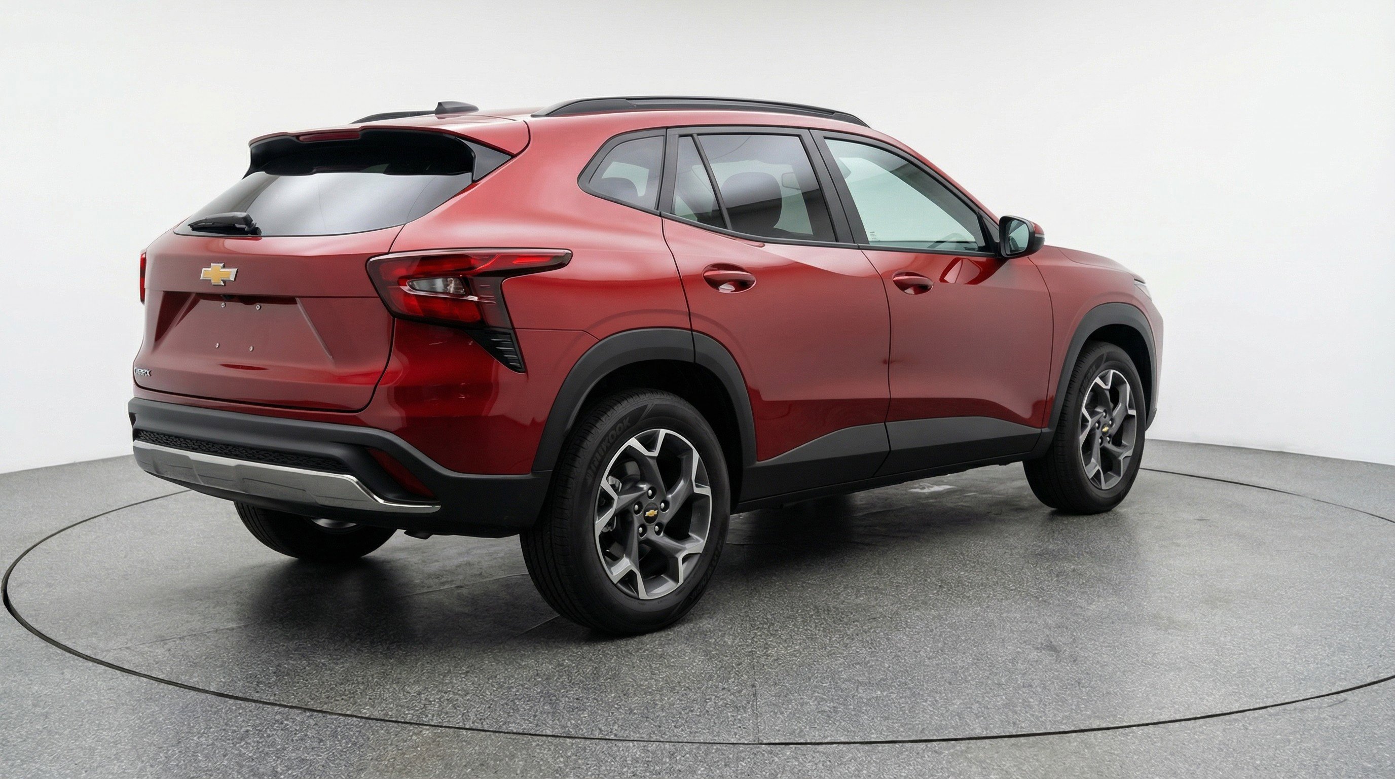 Used 2025 Chevrolet Trax LT w/ LT Convenience Package image 9