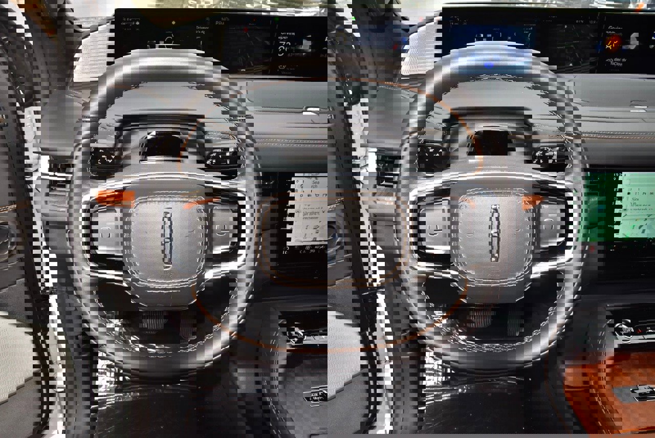 New 2025 Lincoln Navigator L Black Label AWD/4WD image 32