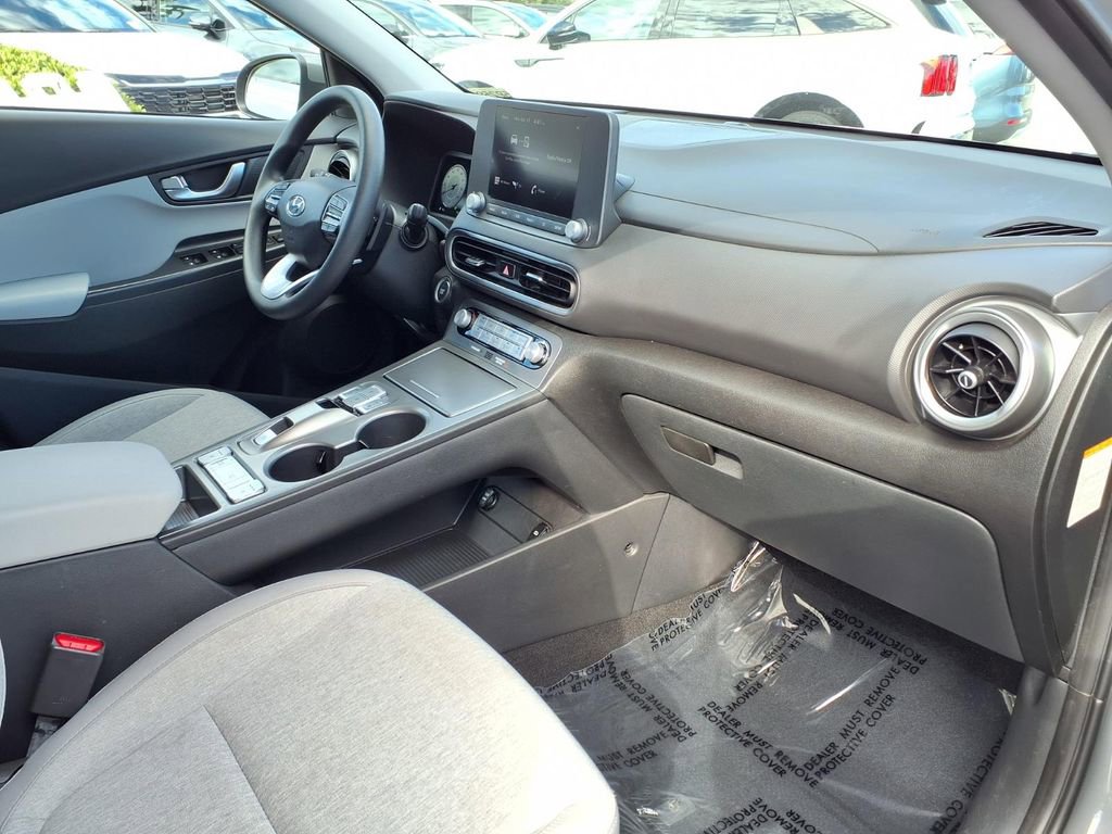 Used 2023 Hyundai Kona SE image 14