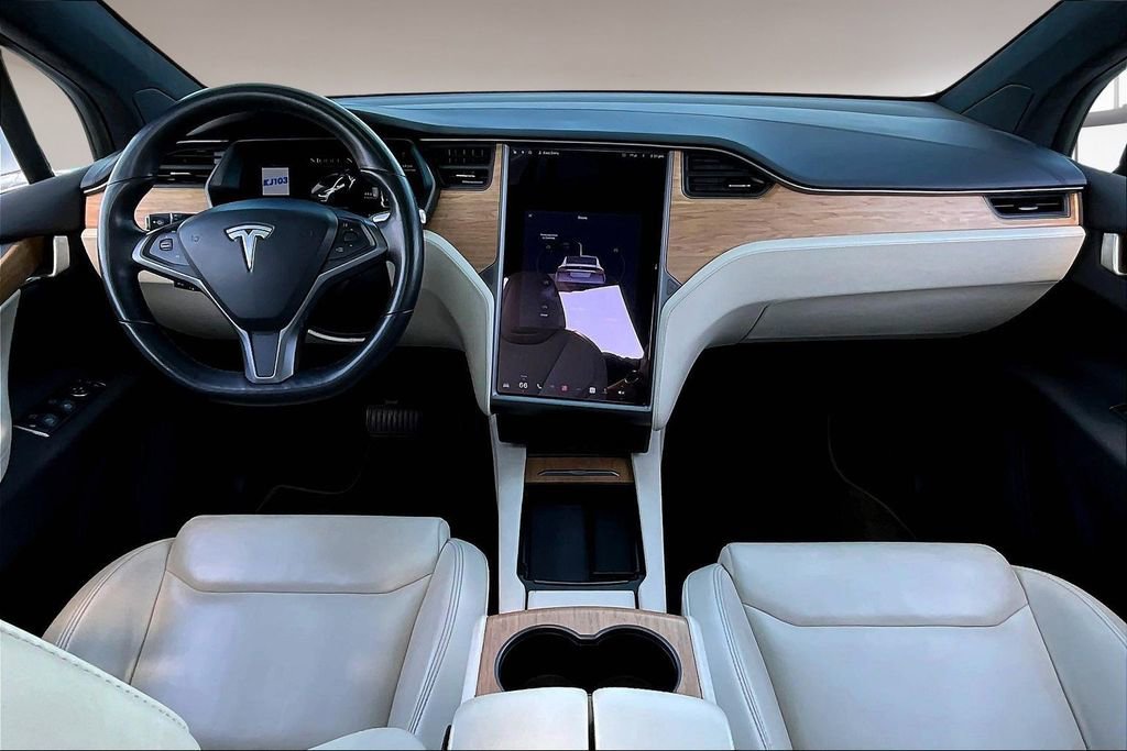 Used 2020 Tesla Model X Long Range image 15