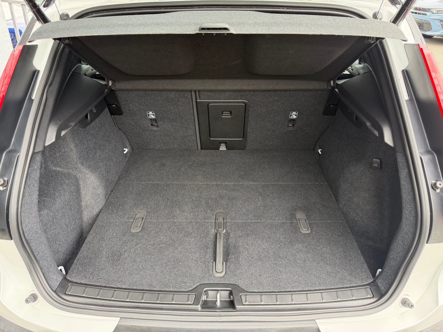 Used 2023 Volvo XC40 Recharge Plus AWD/4WD image 45