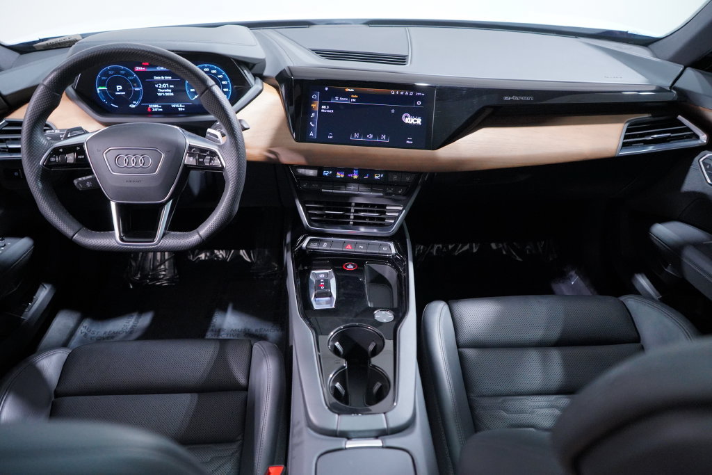 Used 2023 Audi e-tron GT Premium Plus AWD/4WD image 15