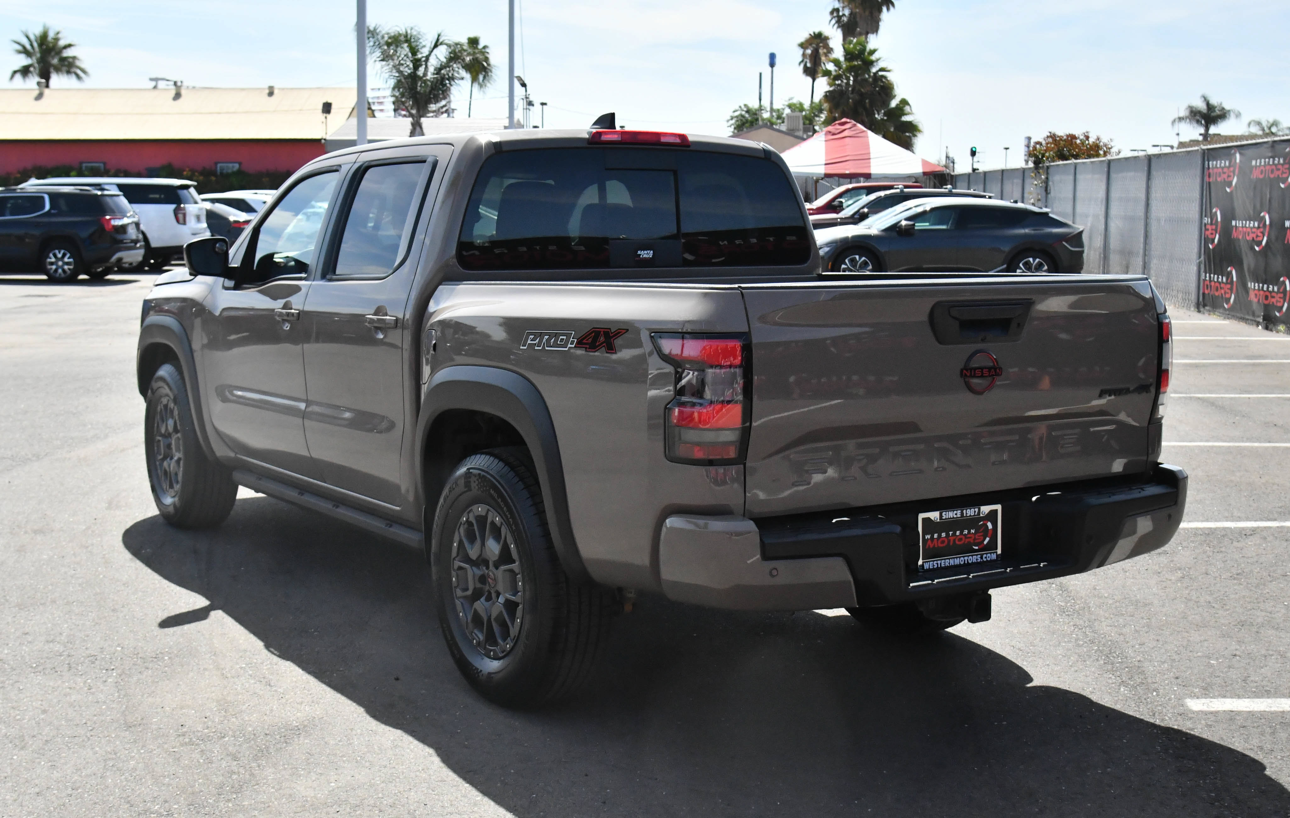 Used 2023 Nissan Frontier PRO-4X w/ Pro-4X Premium Package AWD/4WD image 6