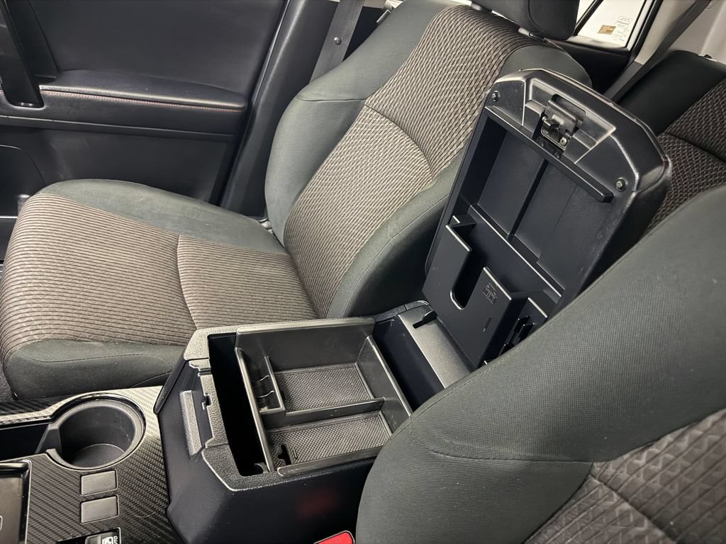 Used 2021 Toyota 4Runner TRD Off-Road AWD/4WD image 31
