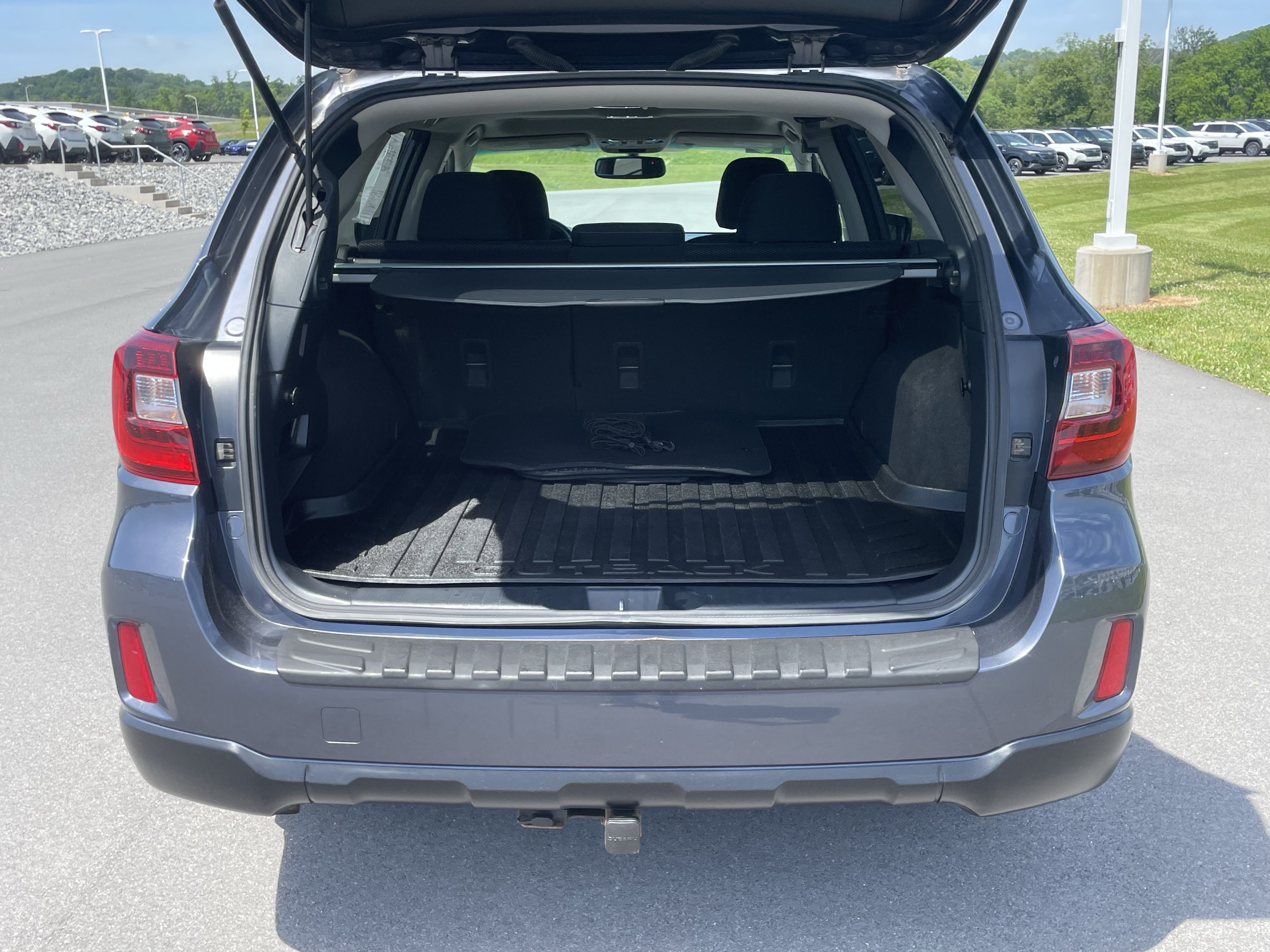 Used 2015 Subaru Outback 2.5i Premium AWD/4WD image 5