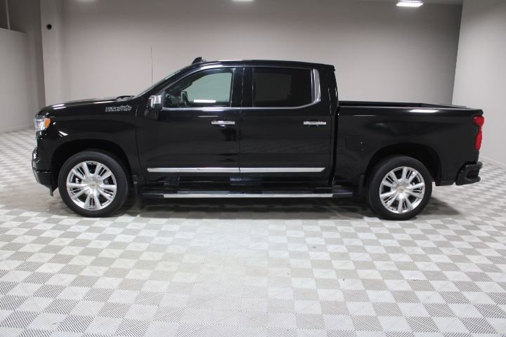 Used 2023 Chevrolet Silverado 1500 High Country w/ High Country Premium Package AWD/4WD image 9