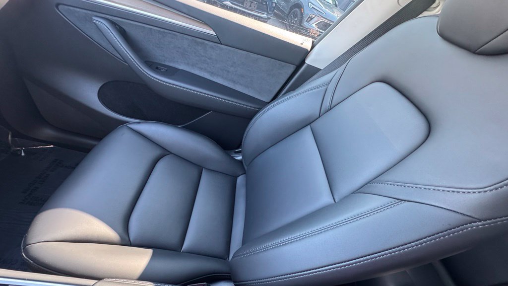 Used 2023 Tesla Model Y Long Range AWD/4WD image 24
