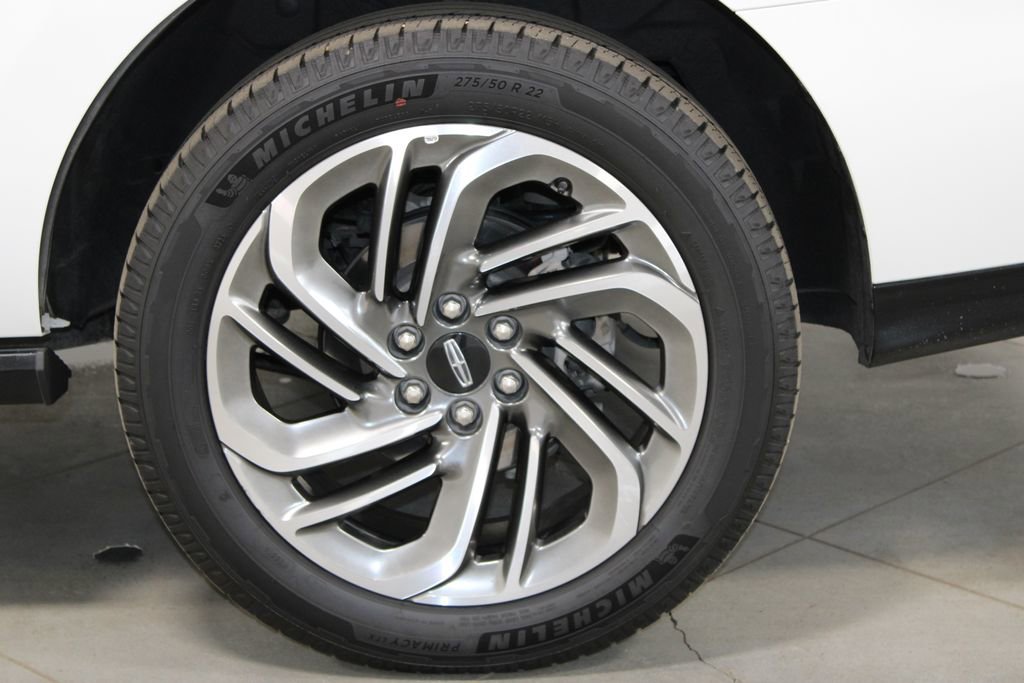 Used 2025 Lincoln Navigator Reserve image 24