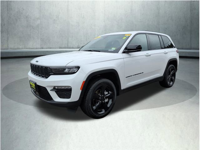 Used 2025 Jeep Grand Cherokee Limited w/ Black Appearance Package AWD/4WD image 1