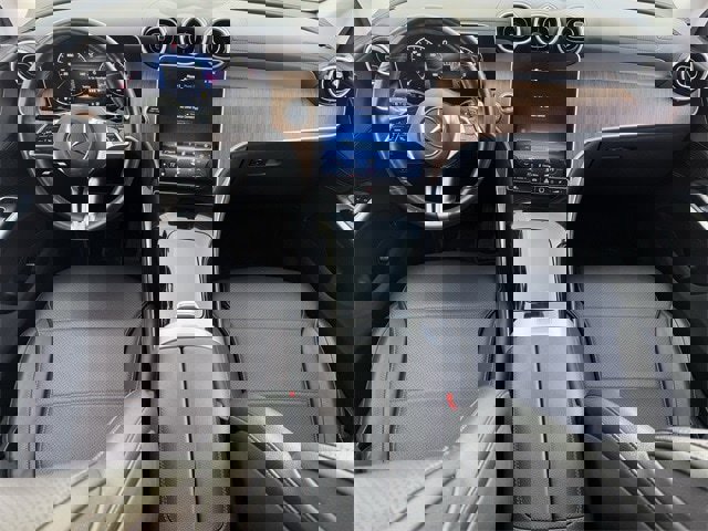 Used 2024 Mercedes-Benz GLC 300 image 10