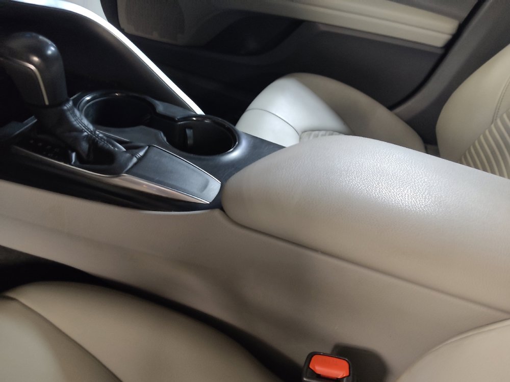 Used 2018 Toyota Camry SE w/ Convenience Package FWD image 26