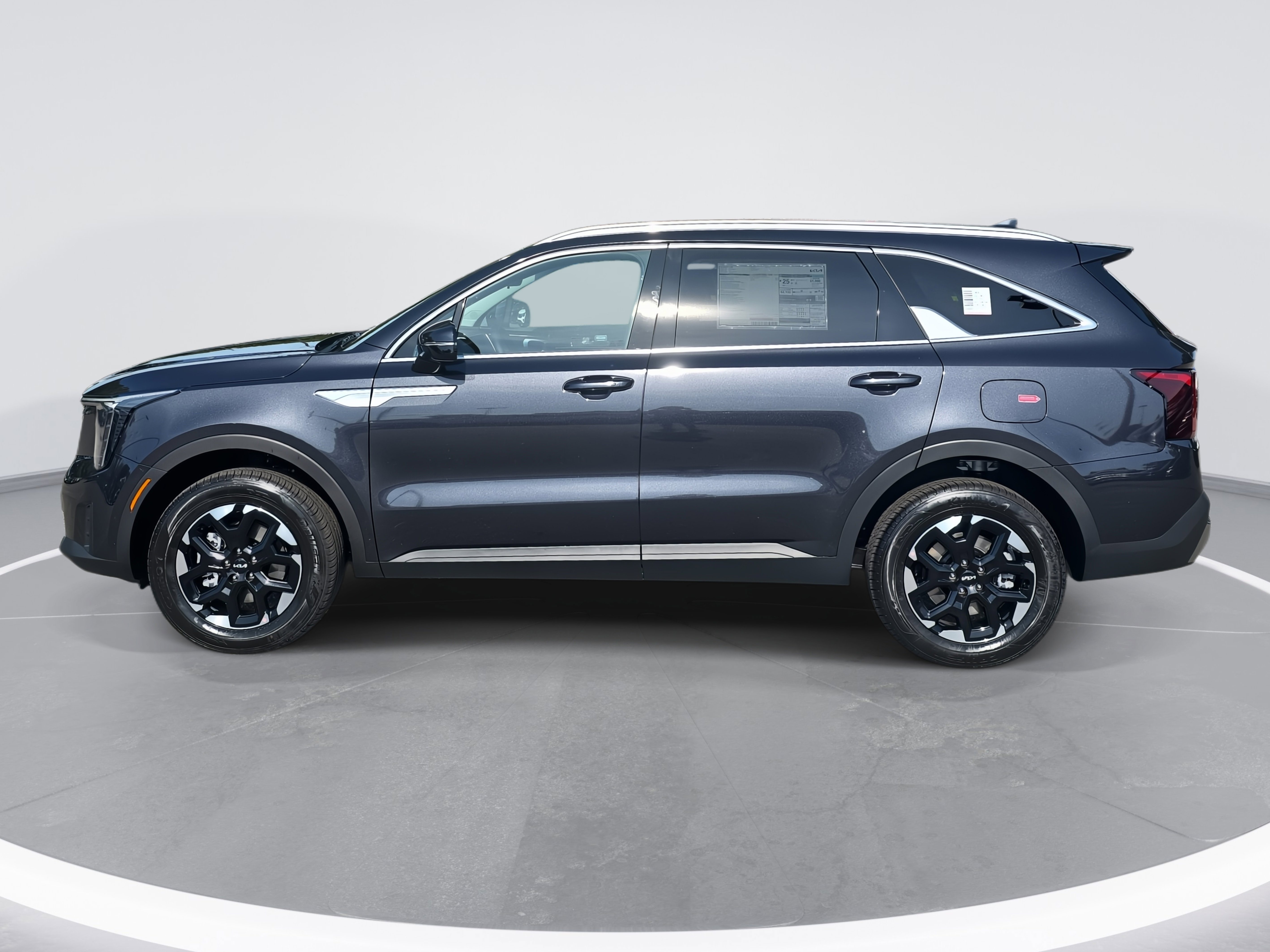 New 2025 Kia Sorento S image 8