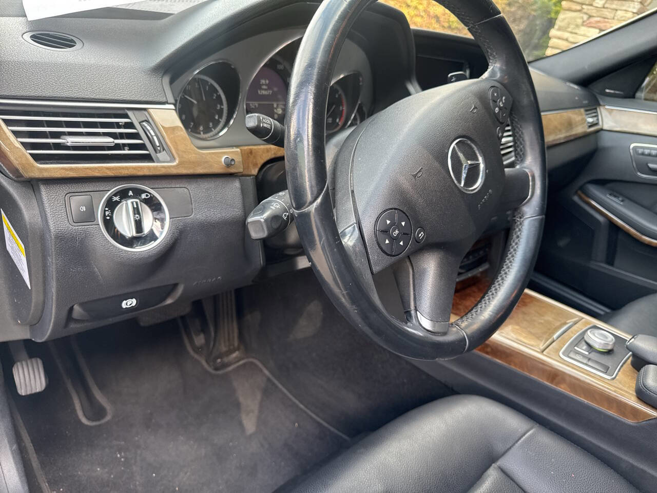 Used 2011 Mercedes-Benz E 350 BlueTEC Sedan image 19