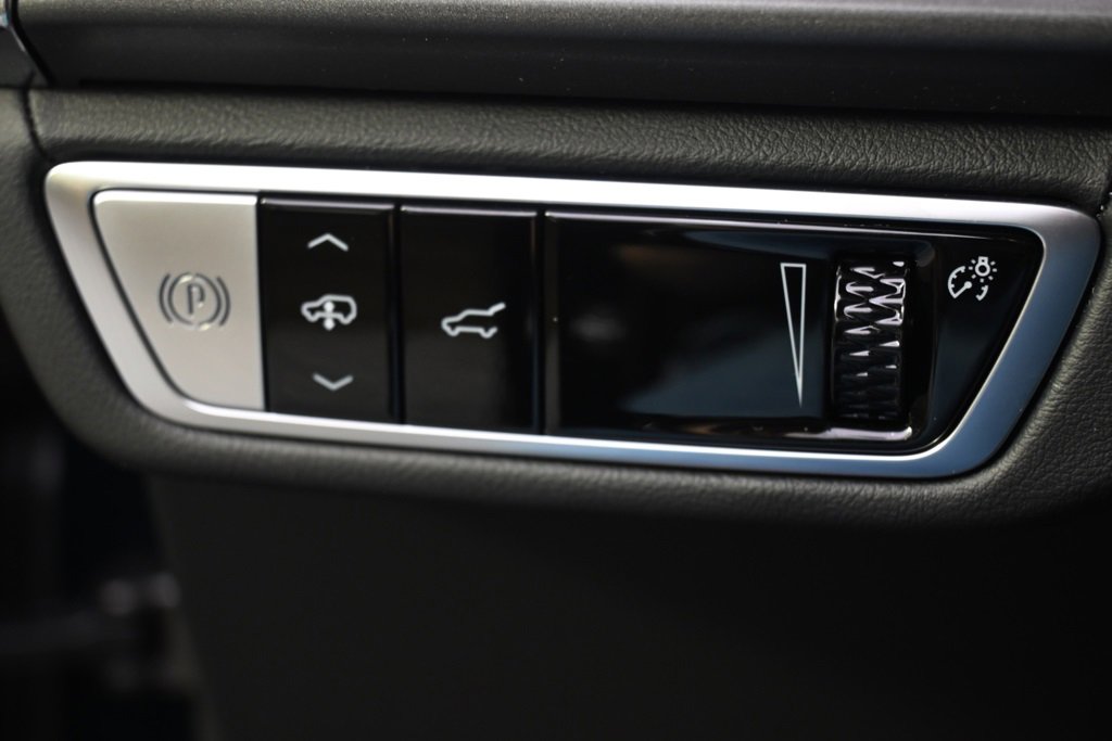 New 2026 Cadillac Vistiq Platinum image 25