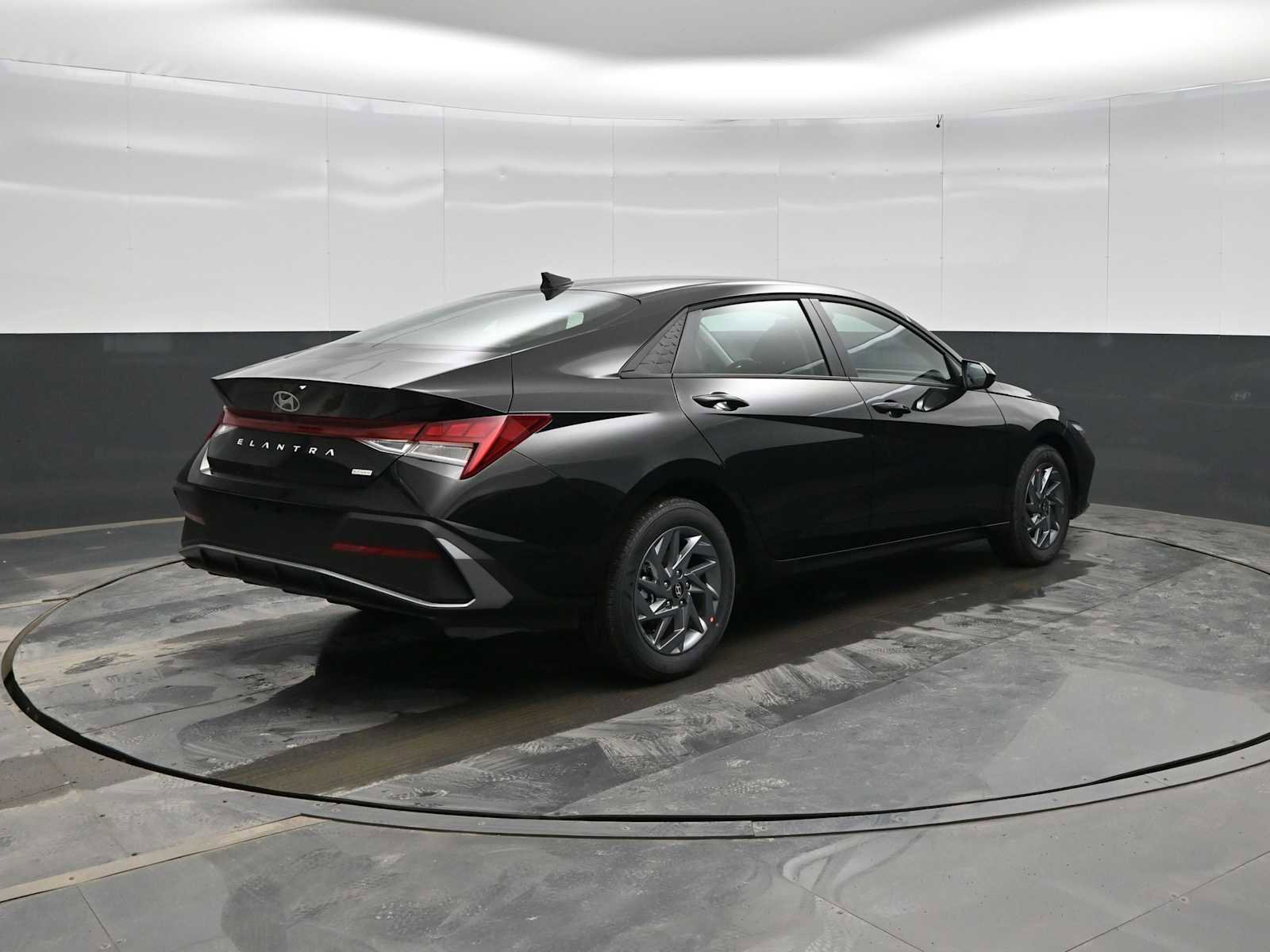 New 2026 Hyundai Elantra Blue image 8