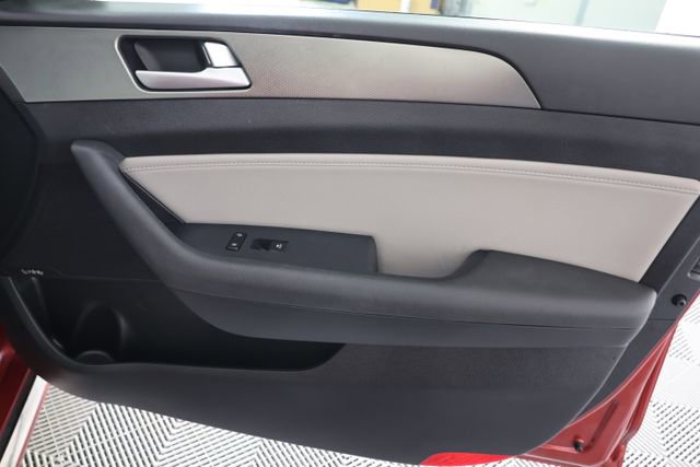 Used 2017 Hyundai Sonata Limited 2.0T w/ Cargo Package image 29