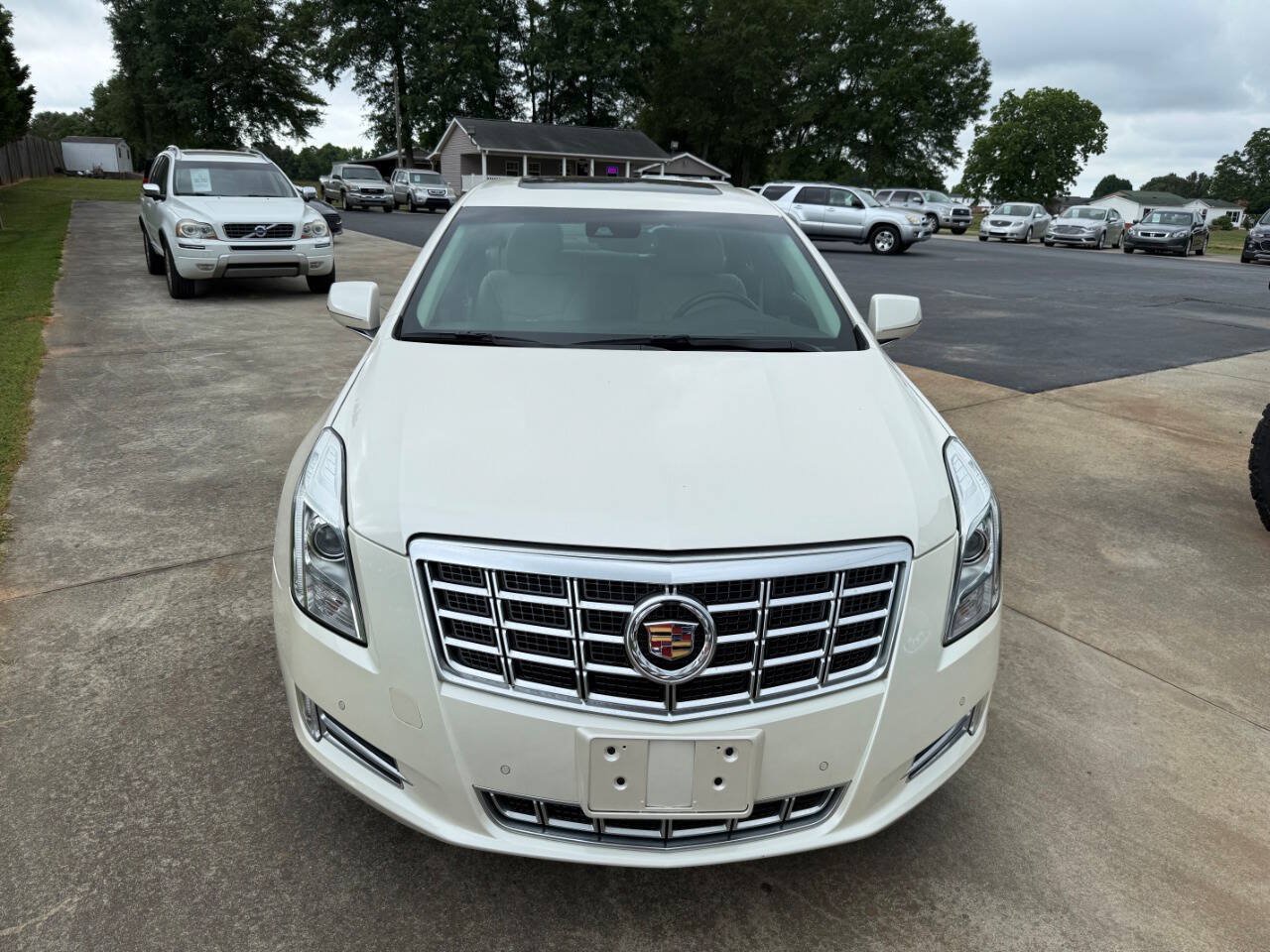 Used 2013 Cadillac XTS Luxury w/ Driver Awareness Package FWD image 6