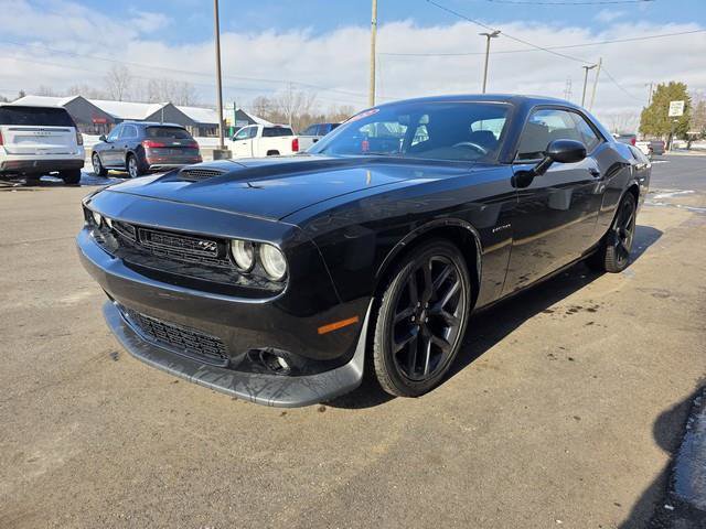 Used 2022 Dodge Challenger R/T w/ Blacktop Package image 2