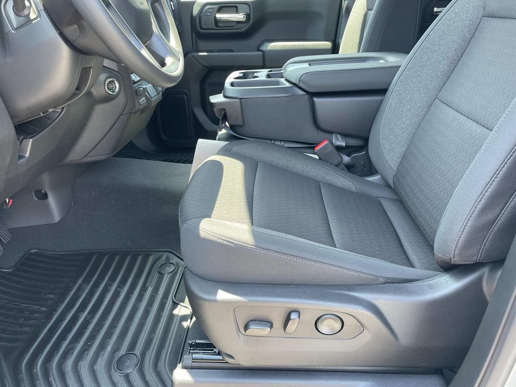 New 2026 Chevrolet Silverado 1500 Custom AWD/4WD image 15