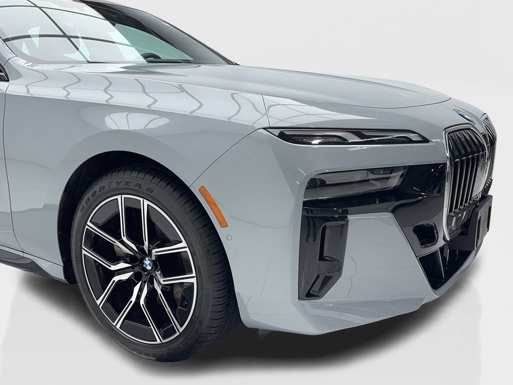 Used 2023 BMW 740i 740i M SPORT,NAV,CAM,PANO,HEAD image 3