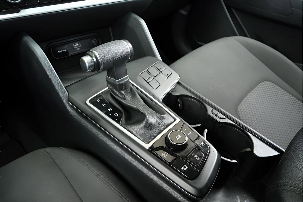 Used 2024 Kia Sportage LX image 14