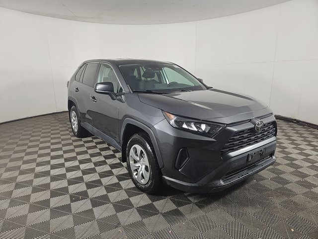 Used 2022 Toyota RAV4 LE image 3