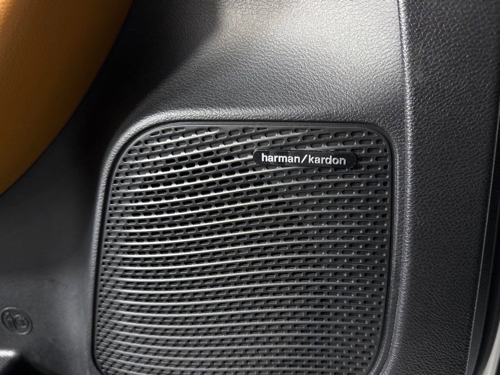Used 2023 Chrysler Pacifica Pinnacle FWD image 25