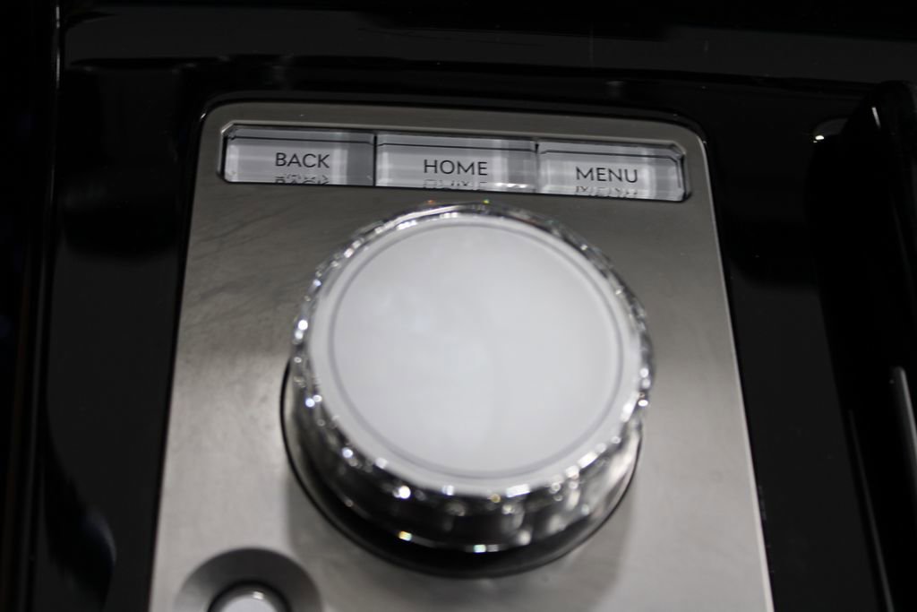 Used 2025 Genesis G80 2.5T image 40