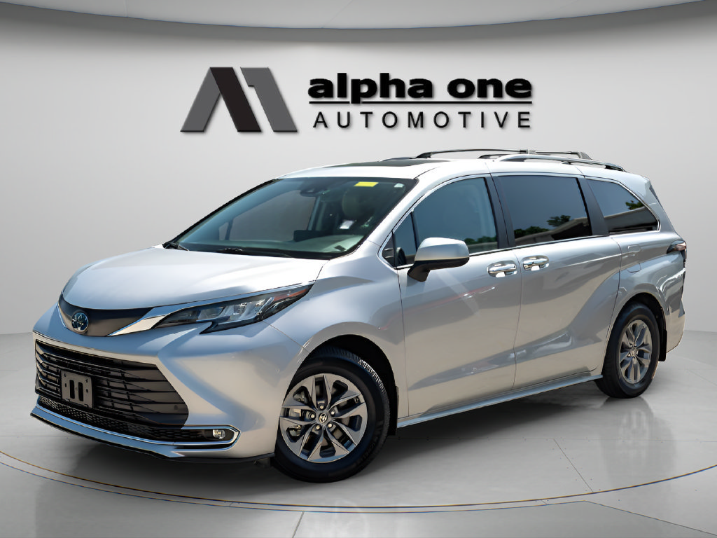 Used 2022 Toyota Sienna XLE