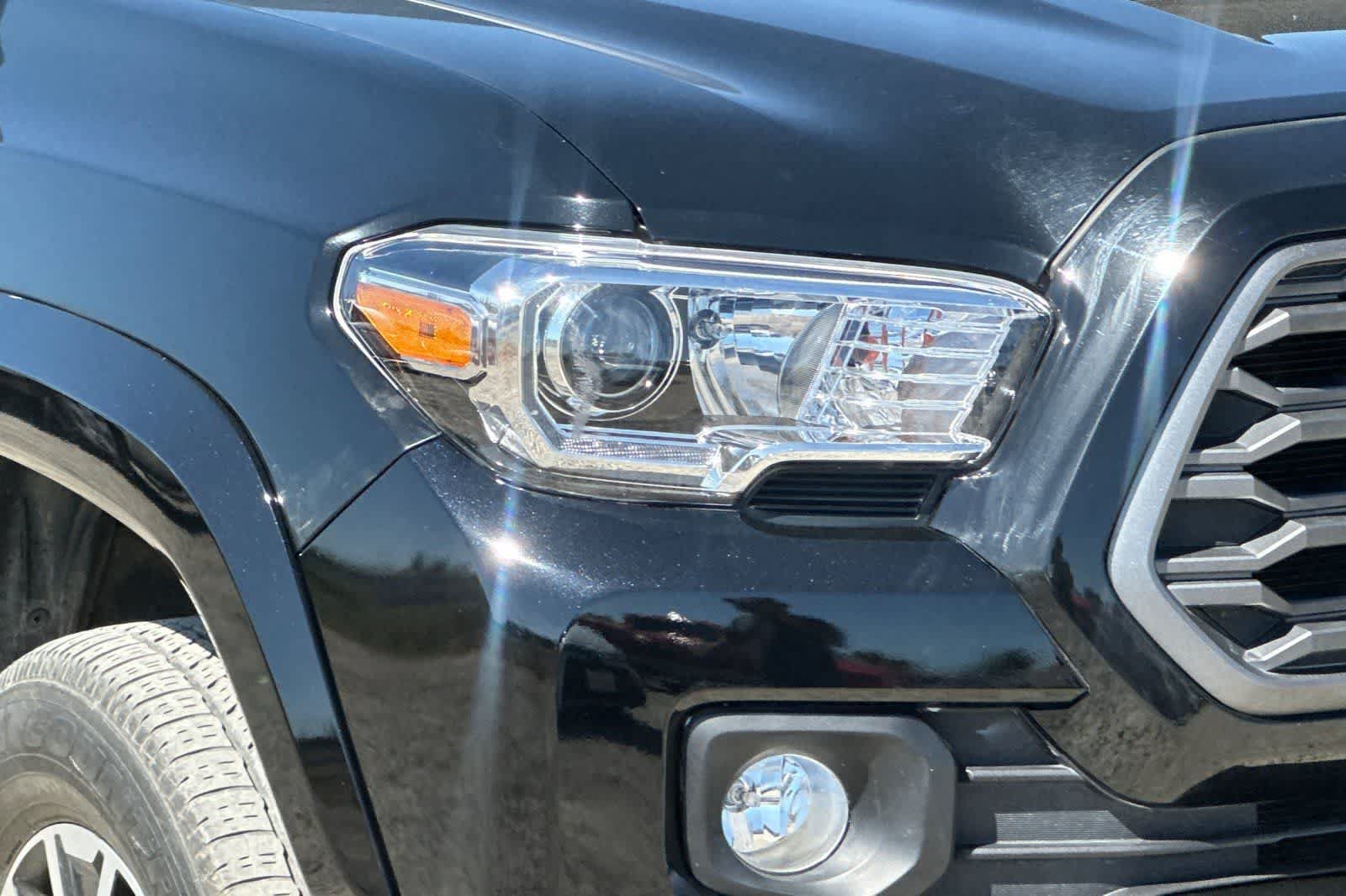 Used 2023 Toyota Tacoma TRD Sport w/ Advanced Technology Package AWD/4WD image 31