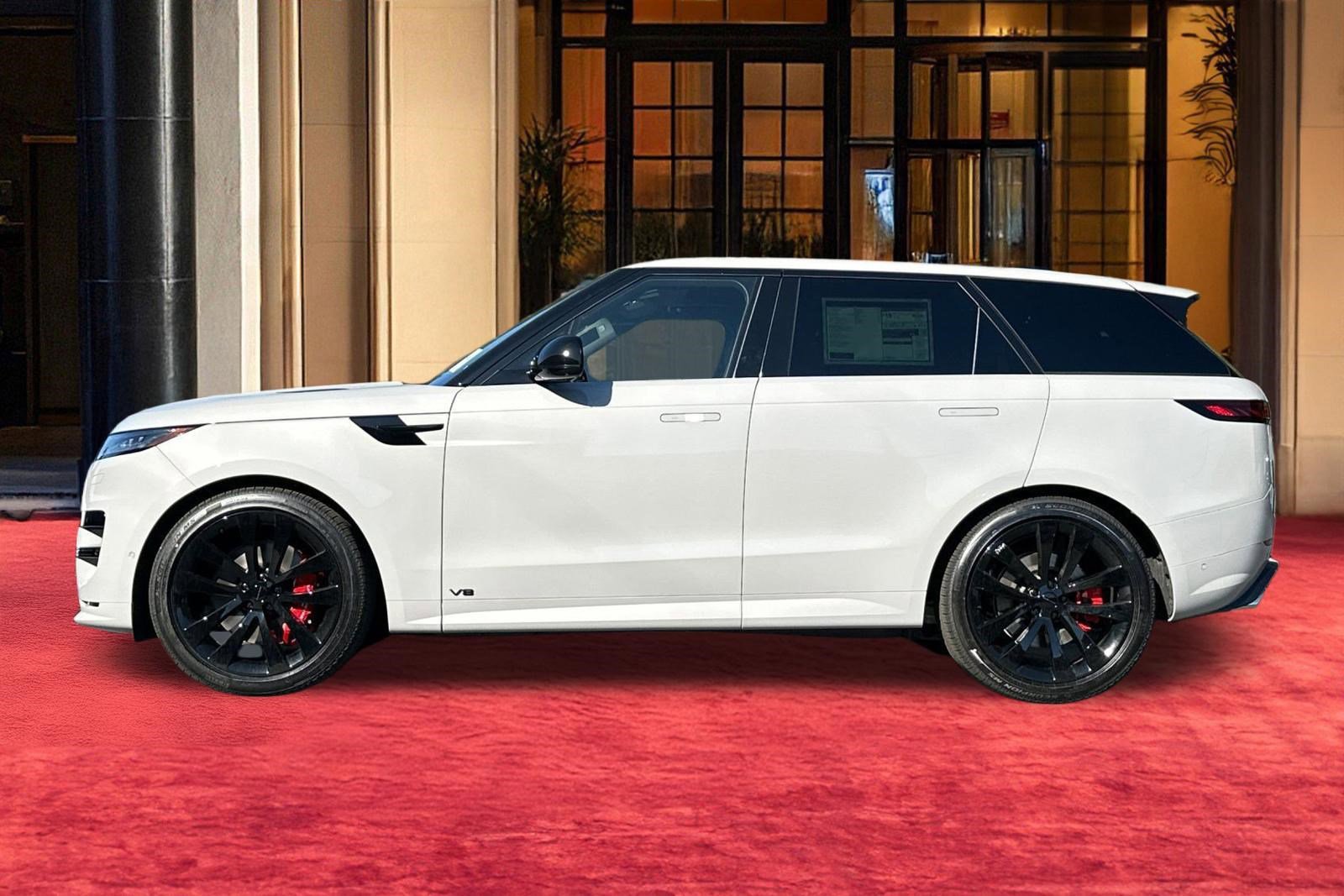 New 2026 Land Rover Range Rover Sport Dynamic SE AWD/4WD image 2