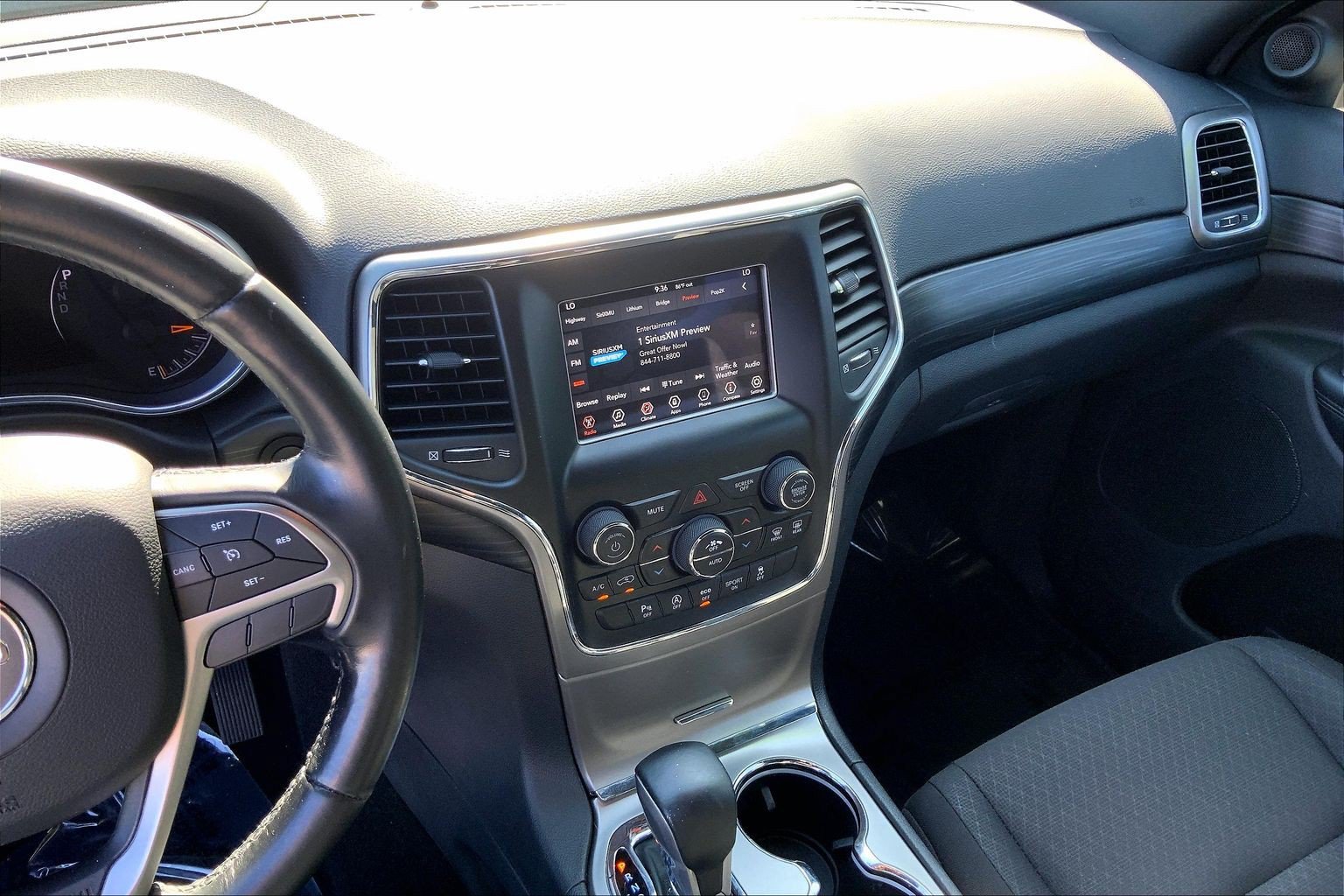 Used 2020 Jeep Grand Cherokee Laredo AWD/4WD image 6