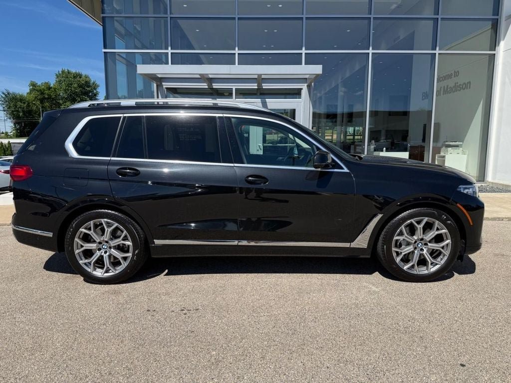 Used 2021 BMW X7 xDrive40i w/ Premium Package AWD/4WD image 2