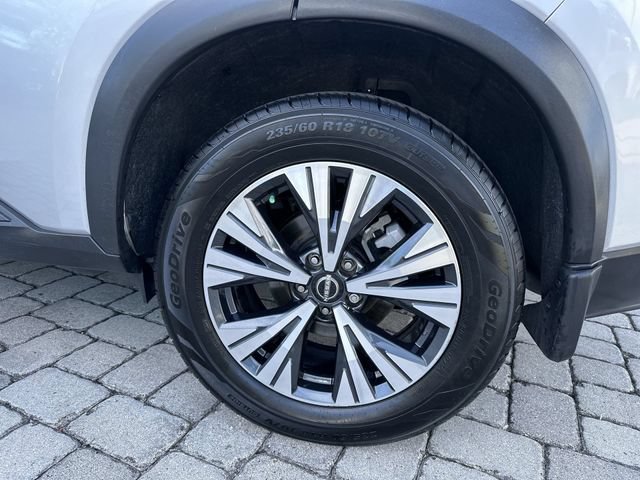 Used 2022 Nissan Rogue SV FWD image 11