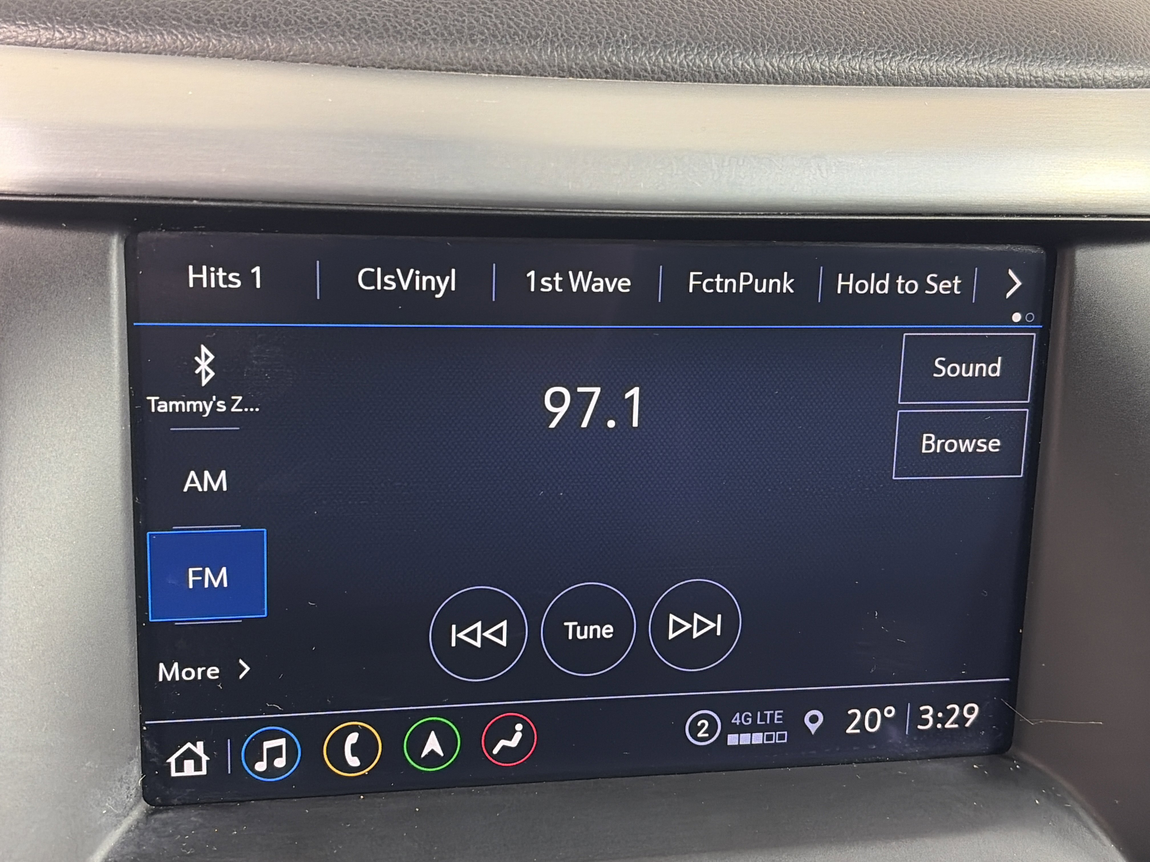 Used 2023 GMC Acadia SLT w/ Preferred Package image 24