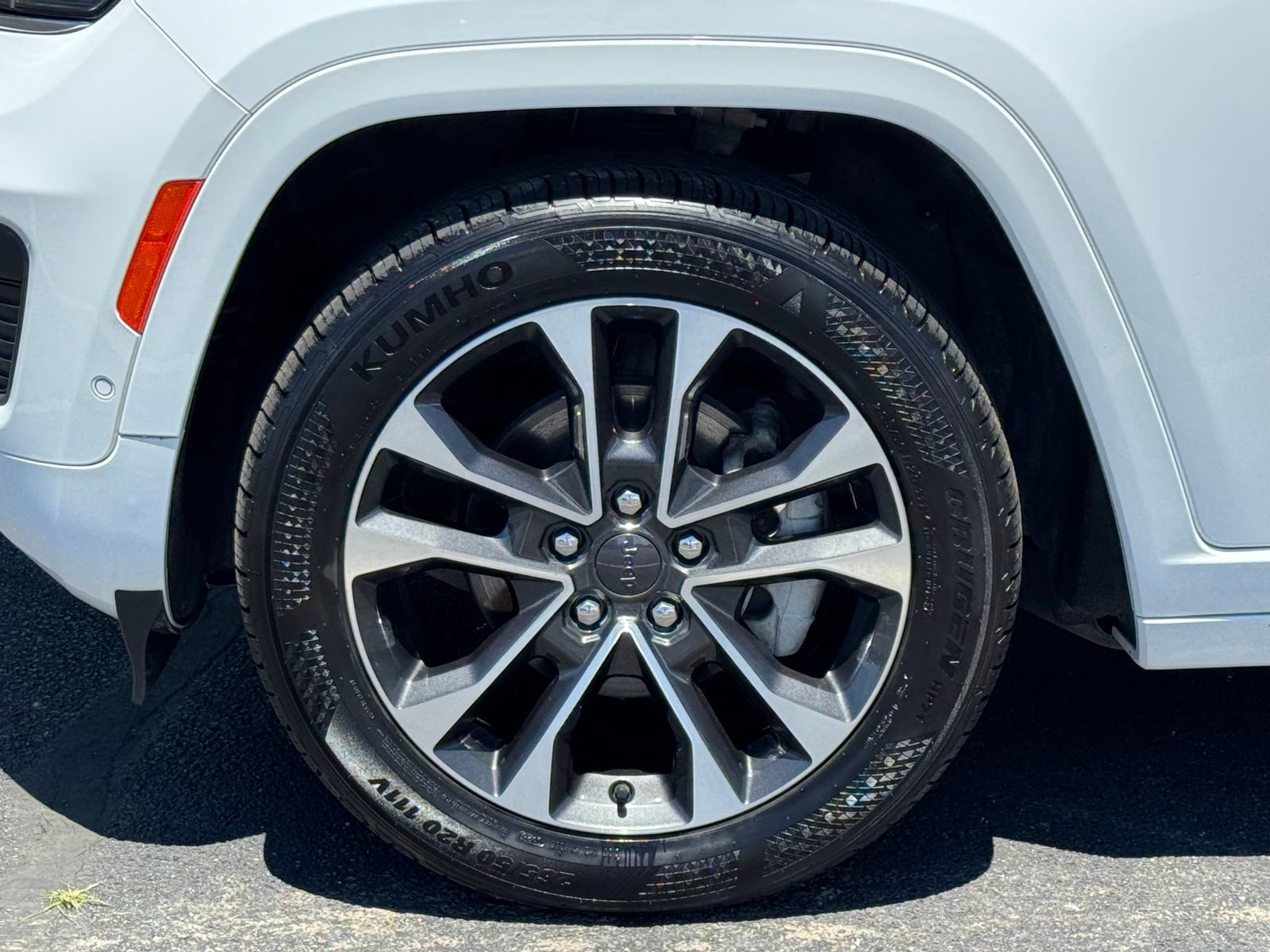 Used 2023 Jeep Grand Cherokee Overland AWD/4WD image 55